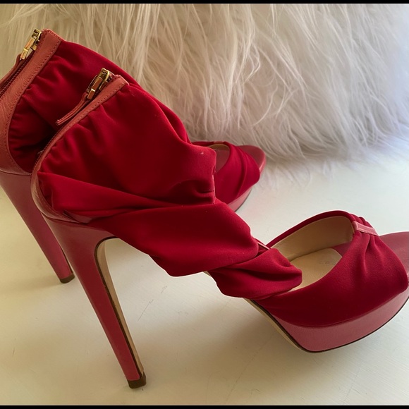 Beautiful Fendi platform fuchsia heels - Picture 3 of 6